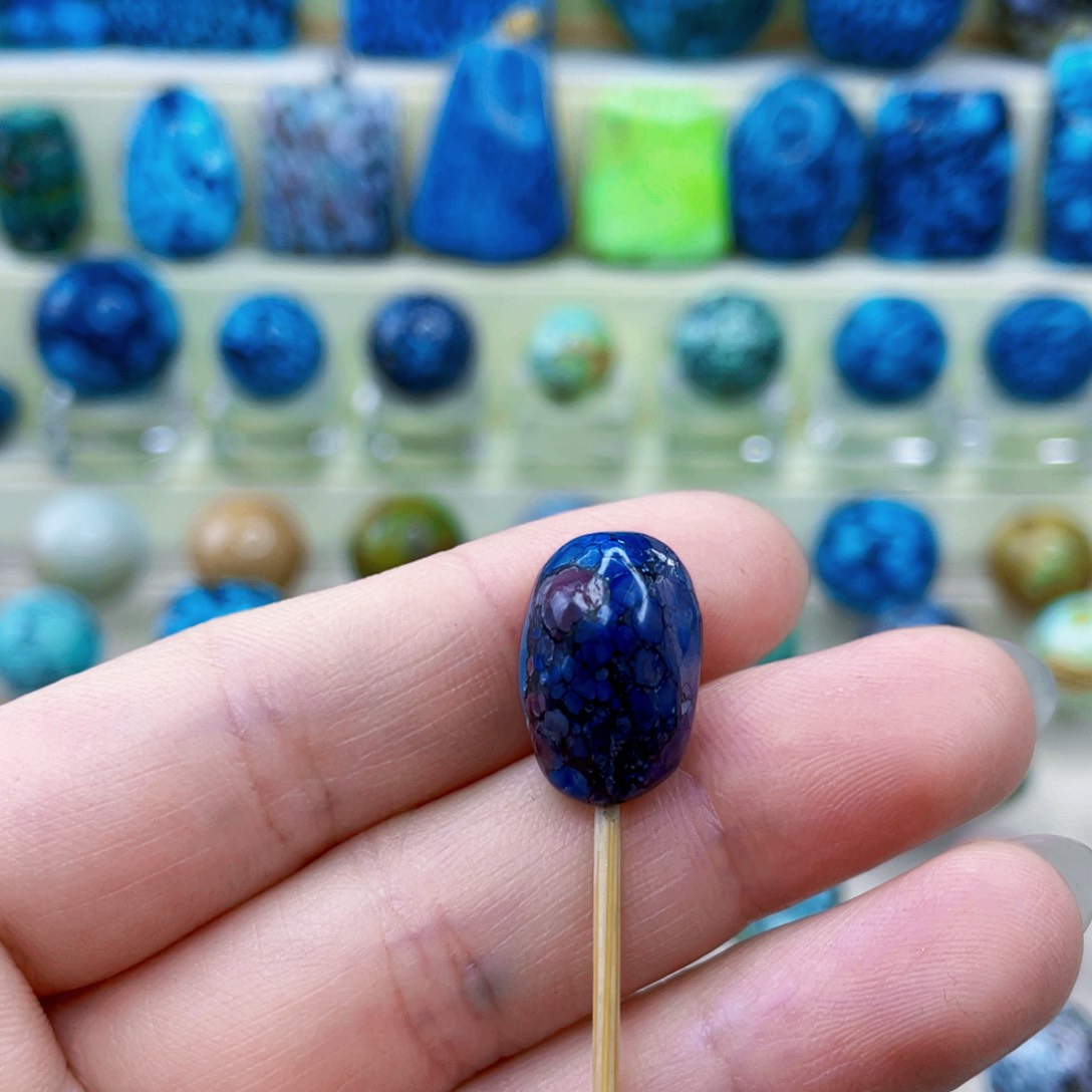 未镶嵌绿松石颈饰