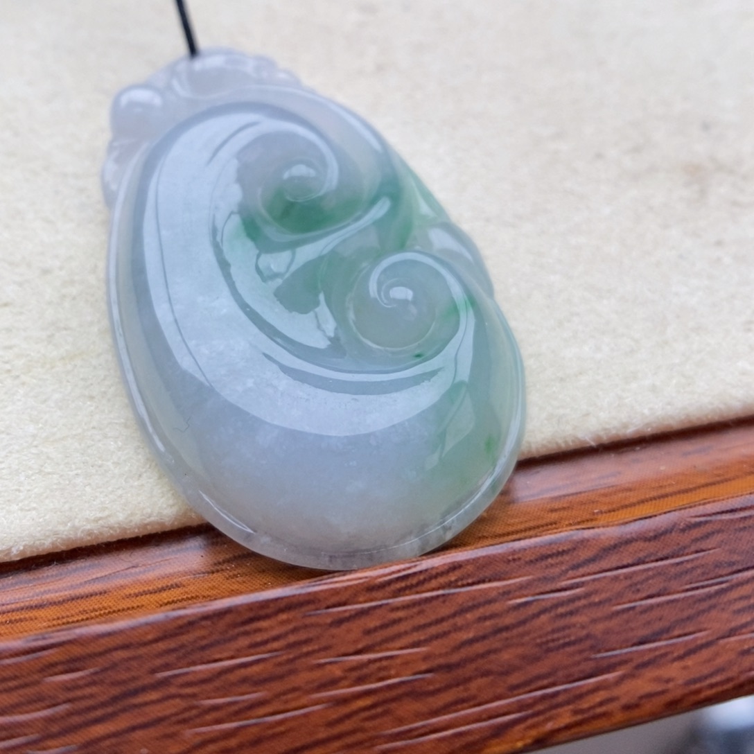 翡翠未镶嵌颈饰吊坠