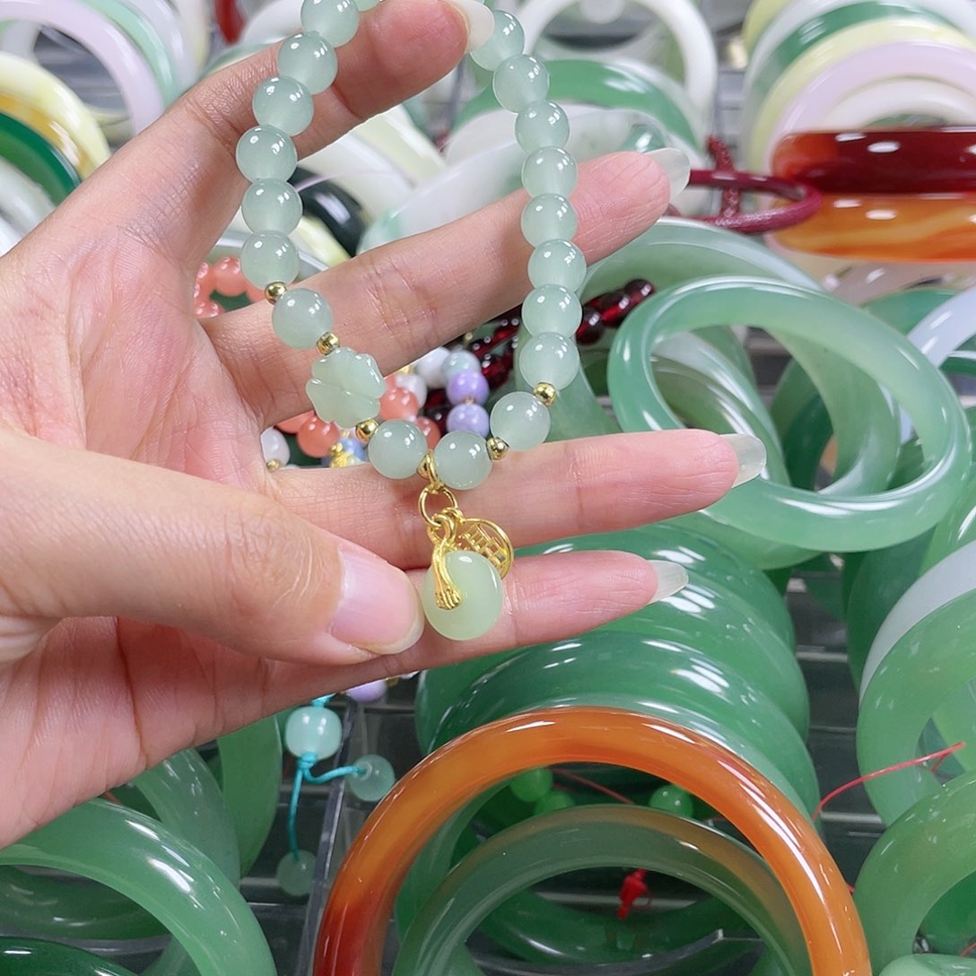 石英质玉手镯未镶嵌