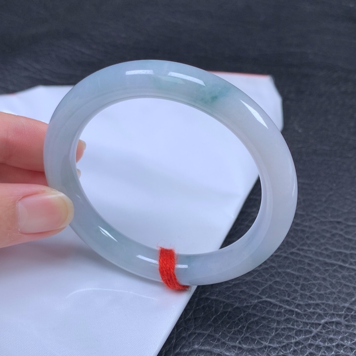 翡翠未镶嵌手镯（圆镯）