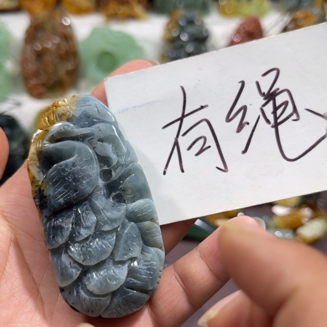 未镶嵌蛇纹石玉颈饰