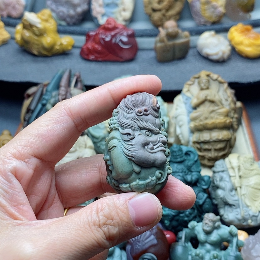 【闪购商品】定制石英质玉吊坠未镶嵌