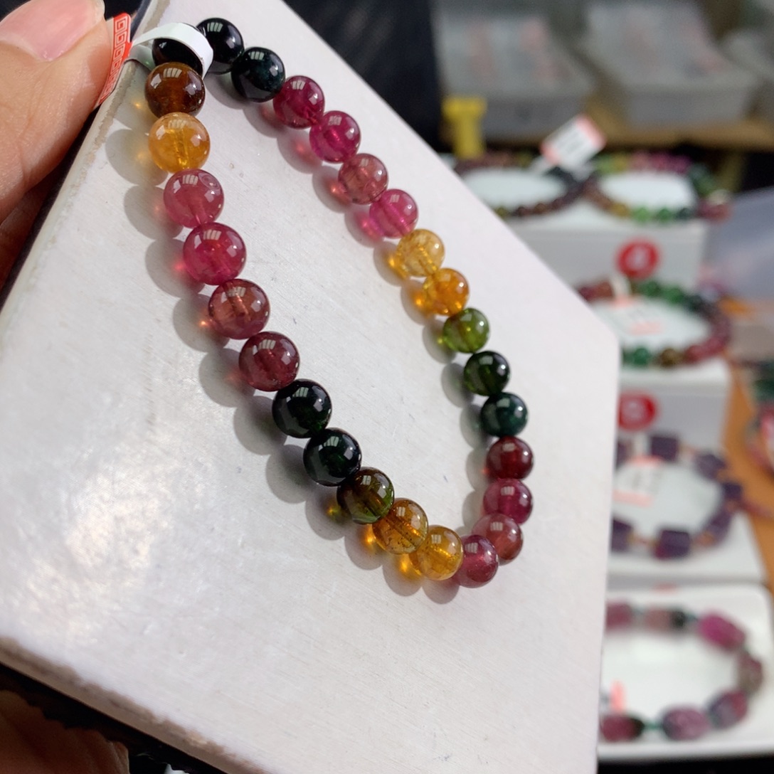 未镶嵌手链碧玺    6.8mm。