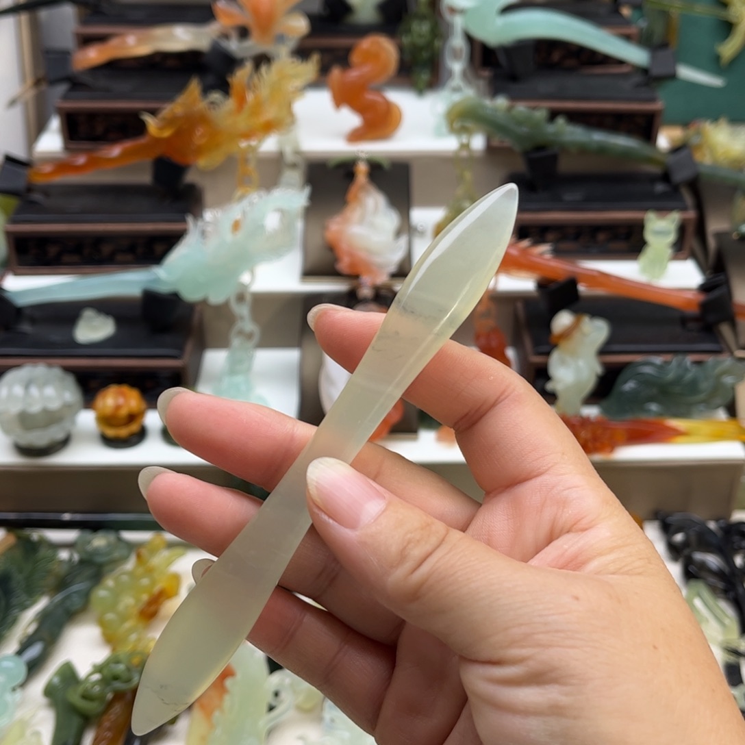 蛇纹石玉未镶嵌岫玉发簪