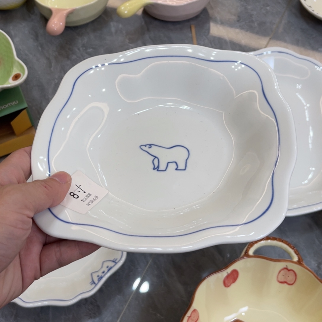 陶瓷微瑕餐具介意勿拍，满18飞！