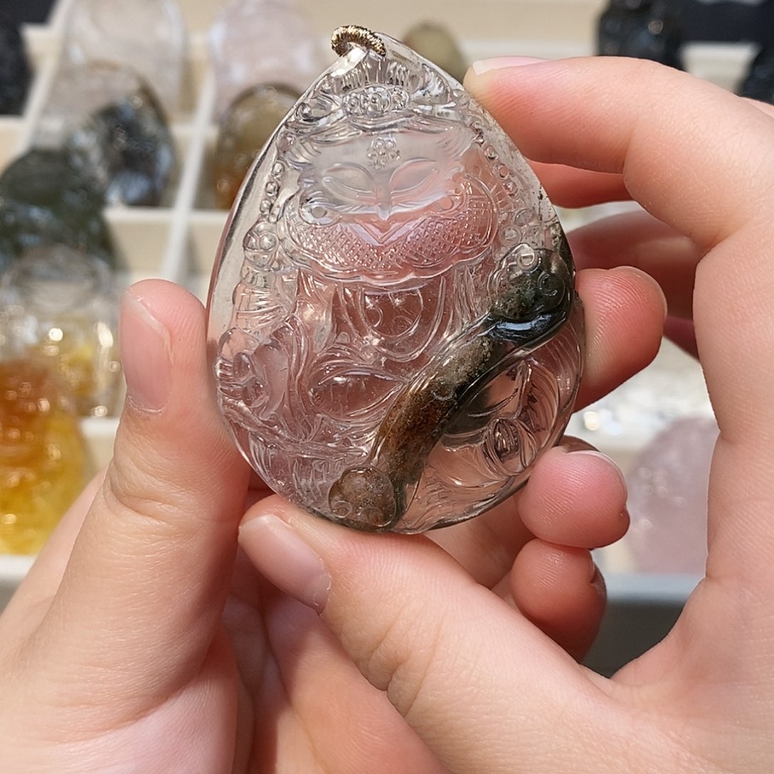 颈饰水晶未镶嵌幽灵