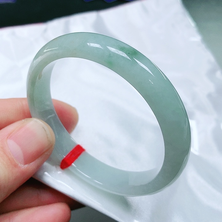 翡翠手镯（圆镯）未镶嵌翡翠手镯 未镶嵌