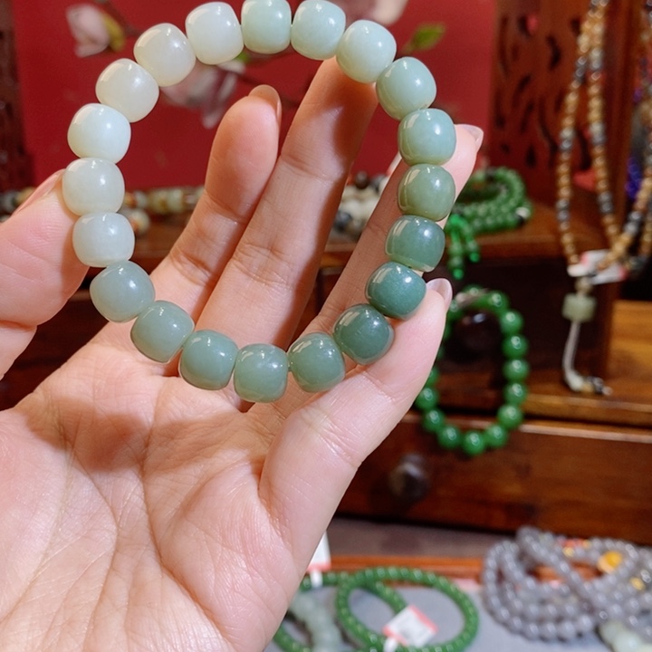 未镶嵌和田玉手链