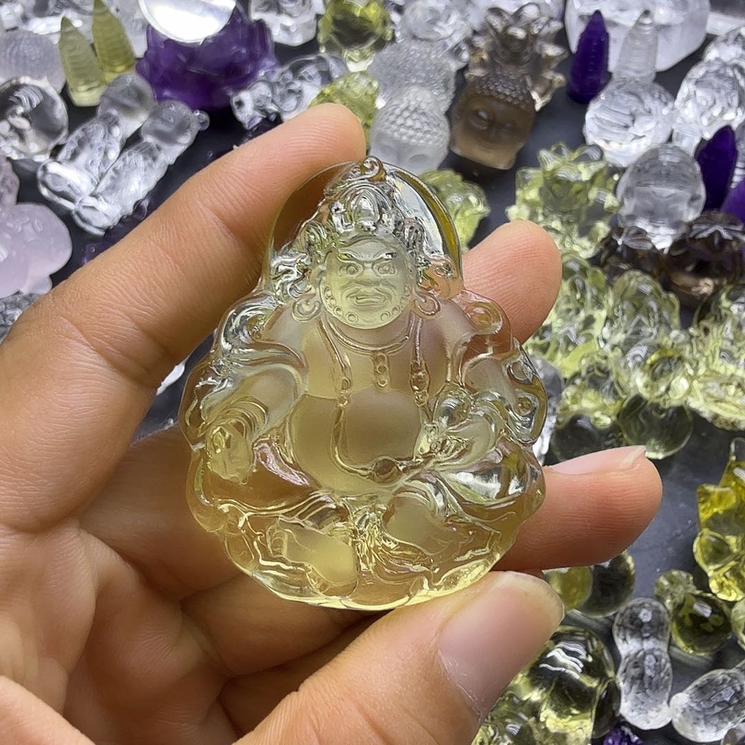 J***4未镶嵌吊坠(赠链)水晶