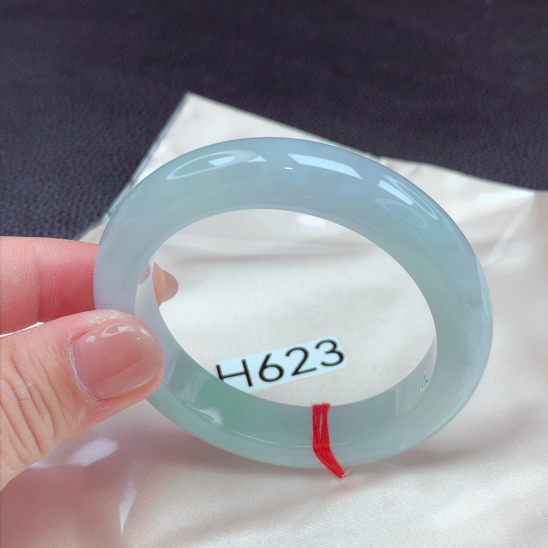 翡翠手镯未镶嵌手镯88