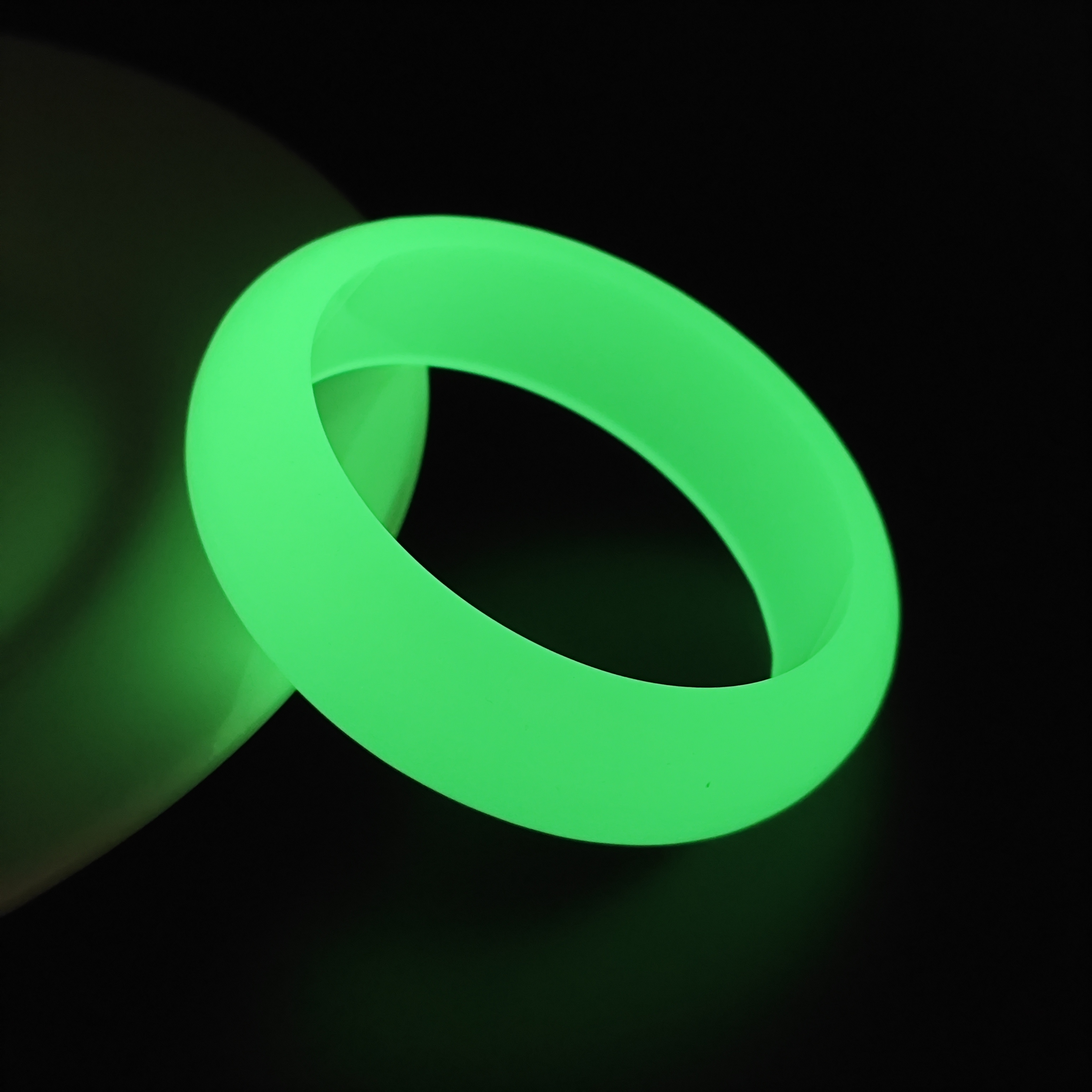 GZ030时尚潮流精品夜光手镯