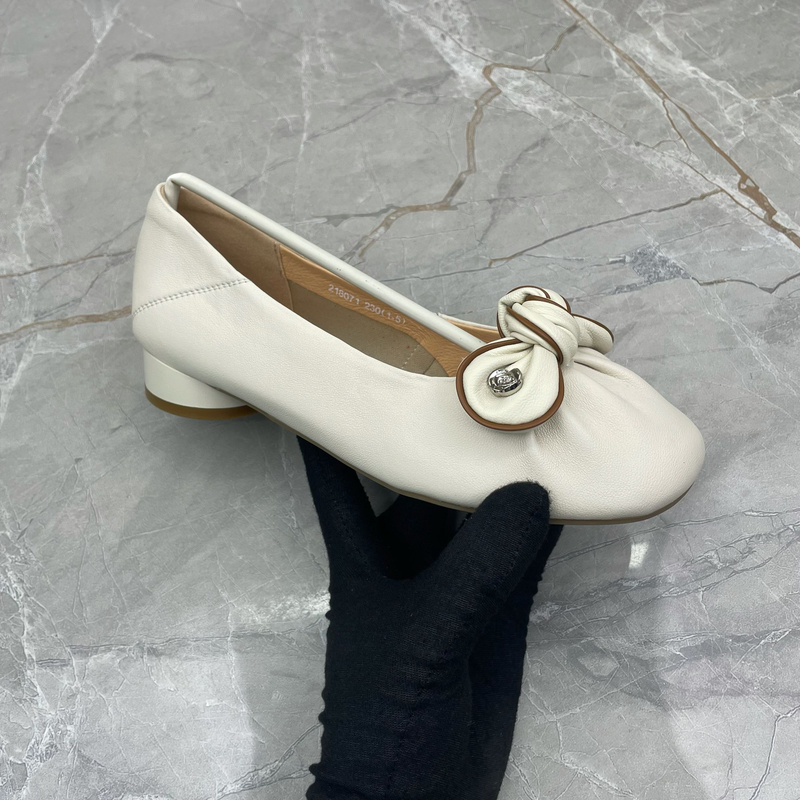 单鞋女 (羊皮)18071（孤品）a区35 码