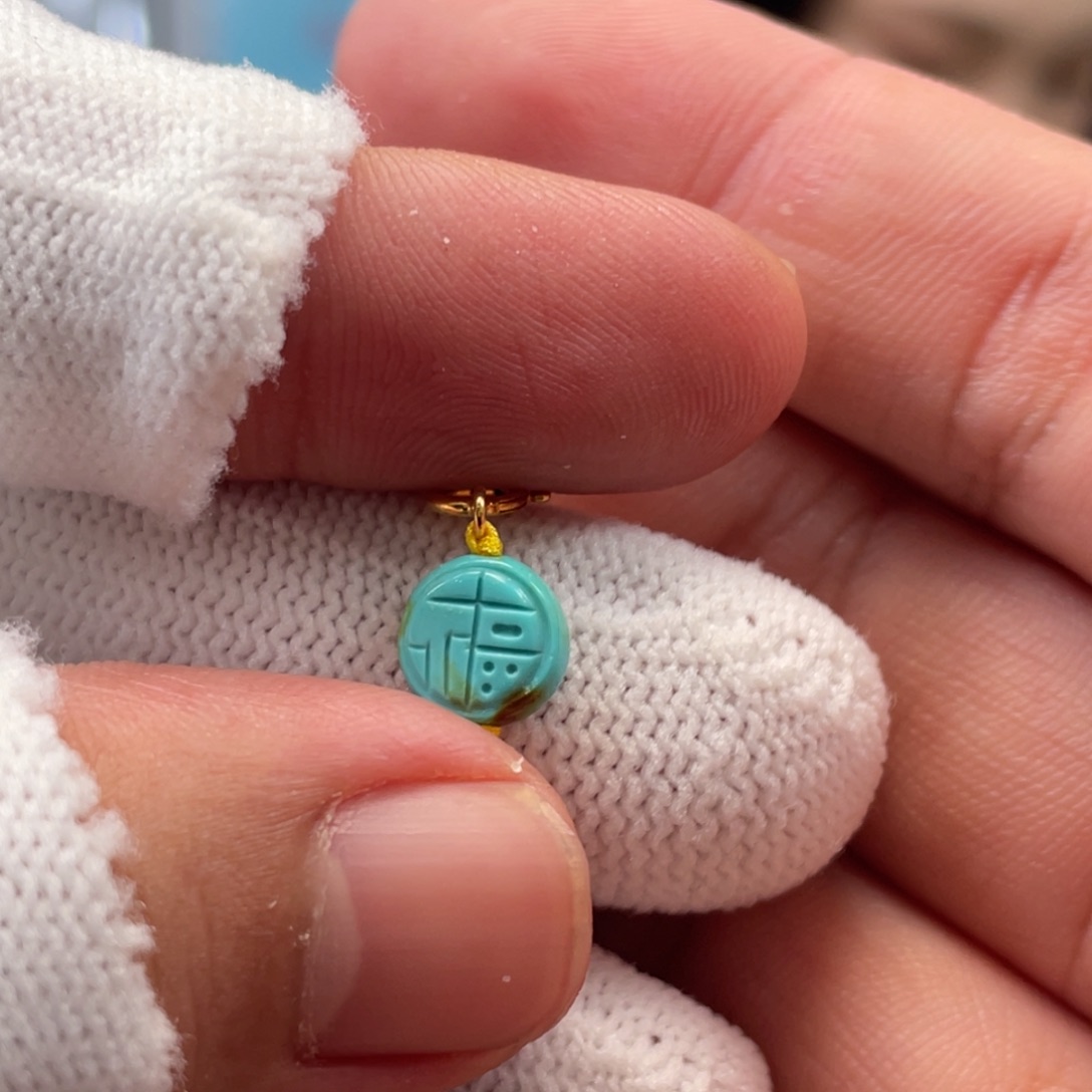 绿松石未镶嵌挂件