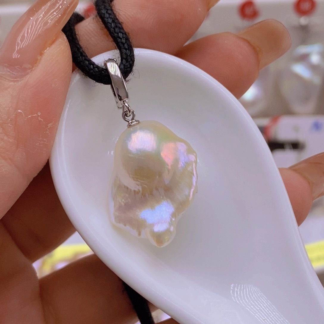 淡水珍珠未镶嵌吊坠(赠链)