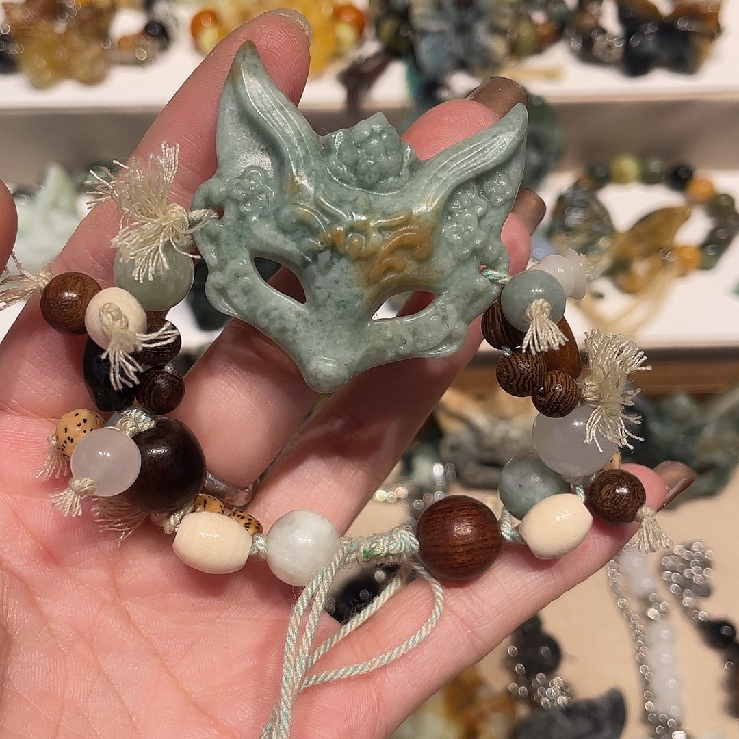 蛇纹石玉合金颈饰