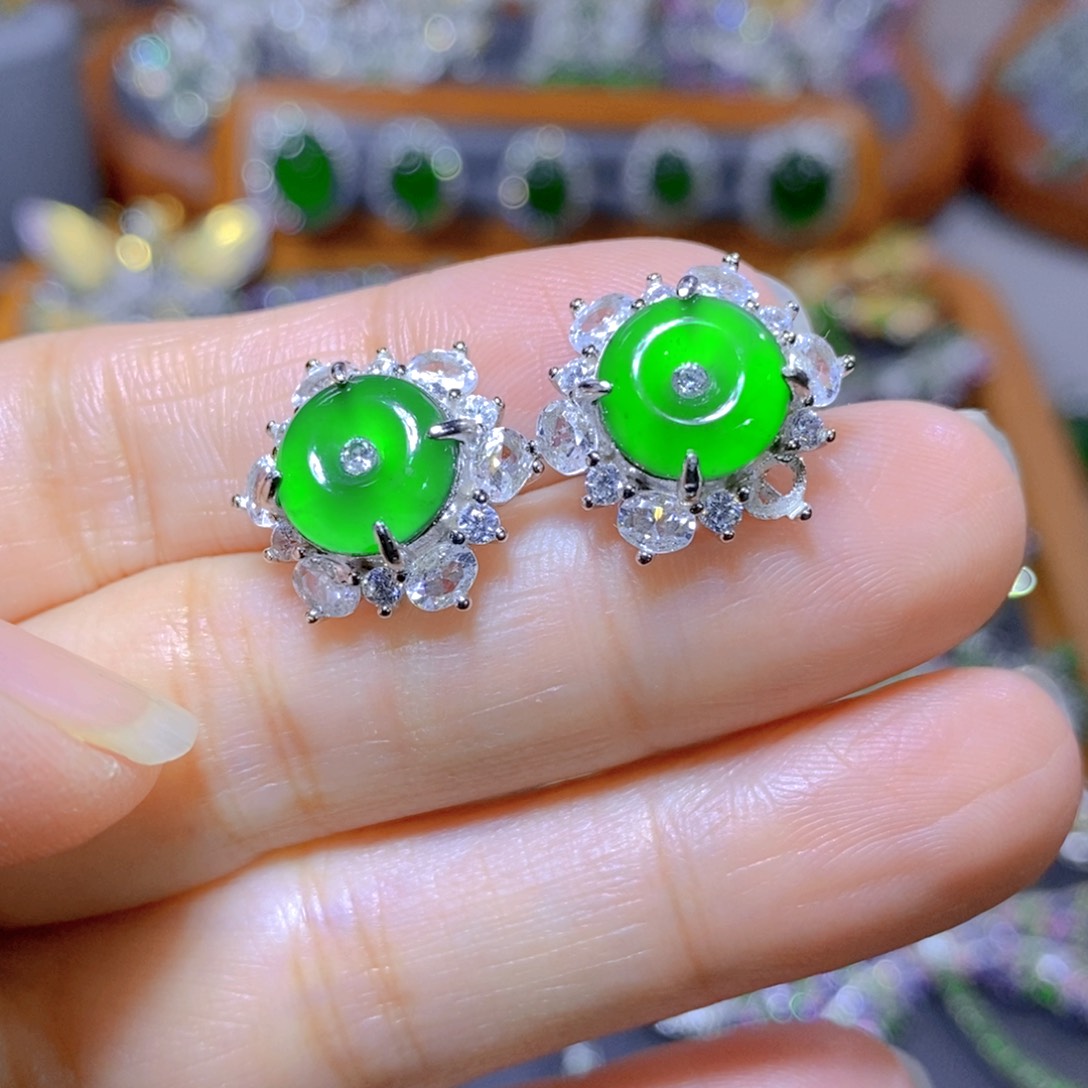 翡翠颈饰银S925镶嵌天然翡翠