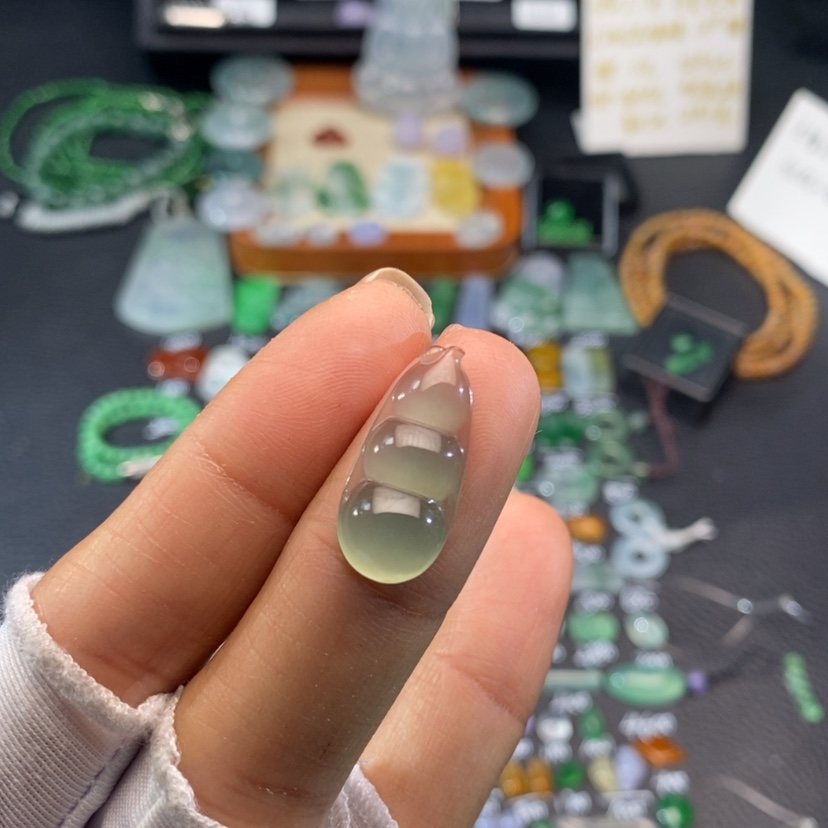 【闪购商品】翡翠挂件未镶嵌豆子