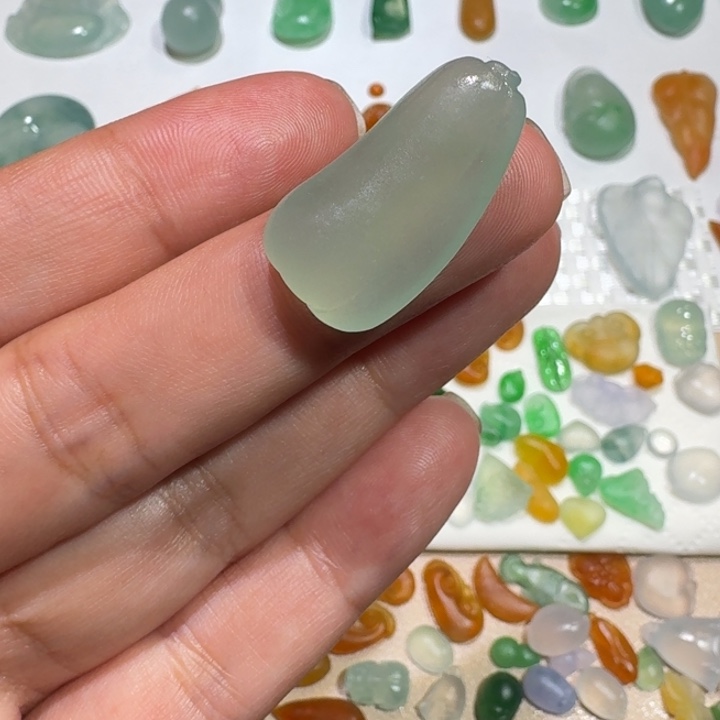 定制翡翠未镶嵌冰绿福瓜