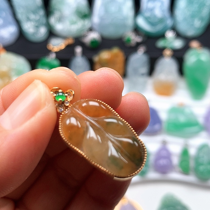 翡翠颈饰未镶嵌金枝玉叶