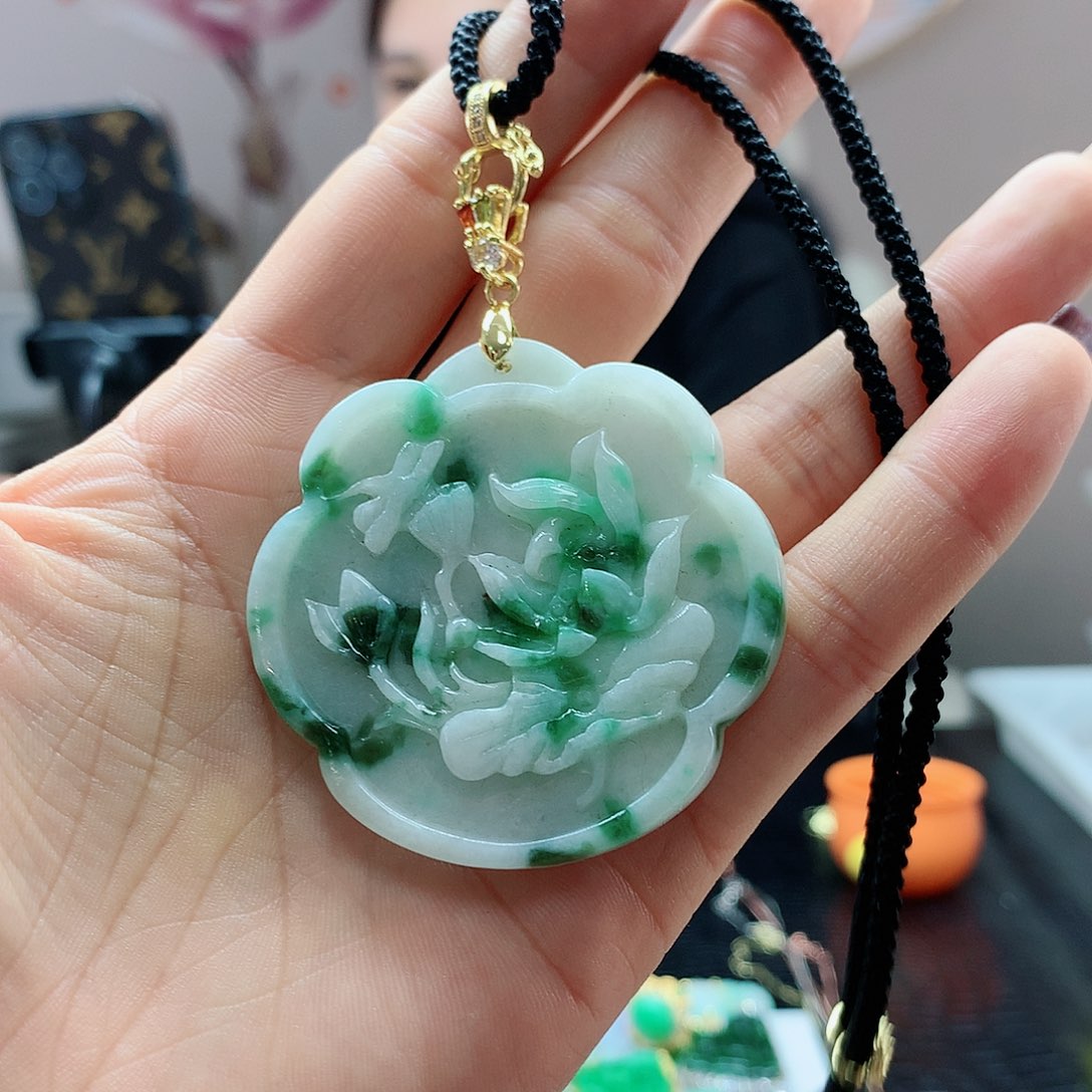 【闪购商品】翡翠吊坠(赠链)合金