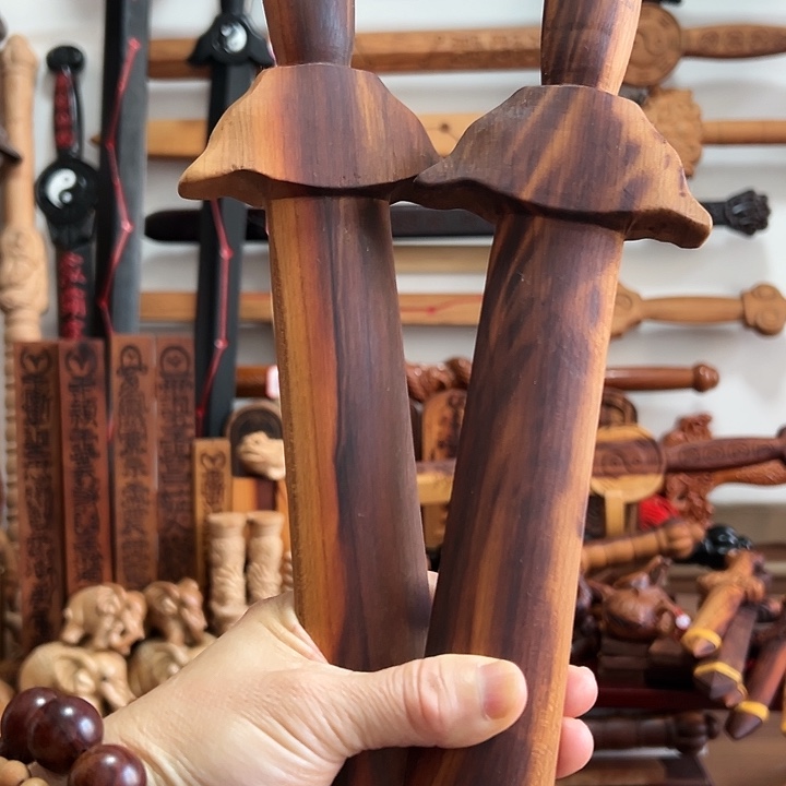 明***峰桃木40厘米净面元宝剑2支