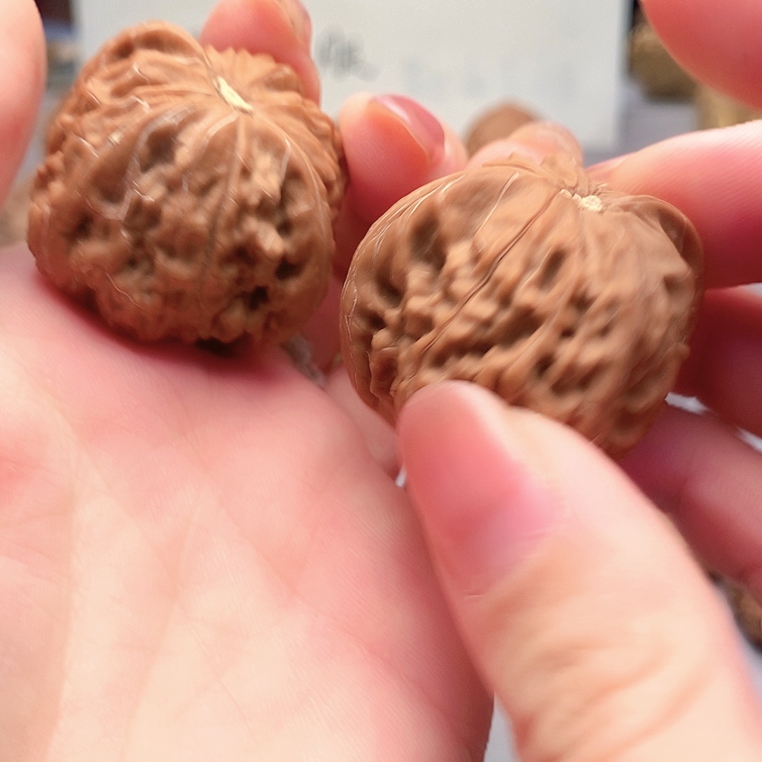 L***n大叶紫檀（黑酸枝木类）磨盘