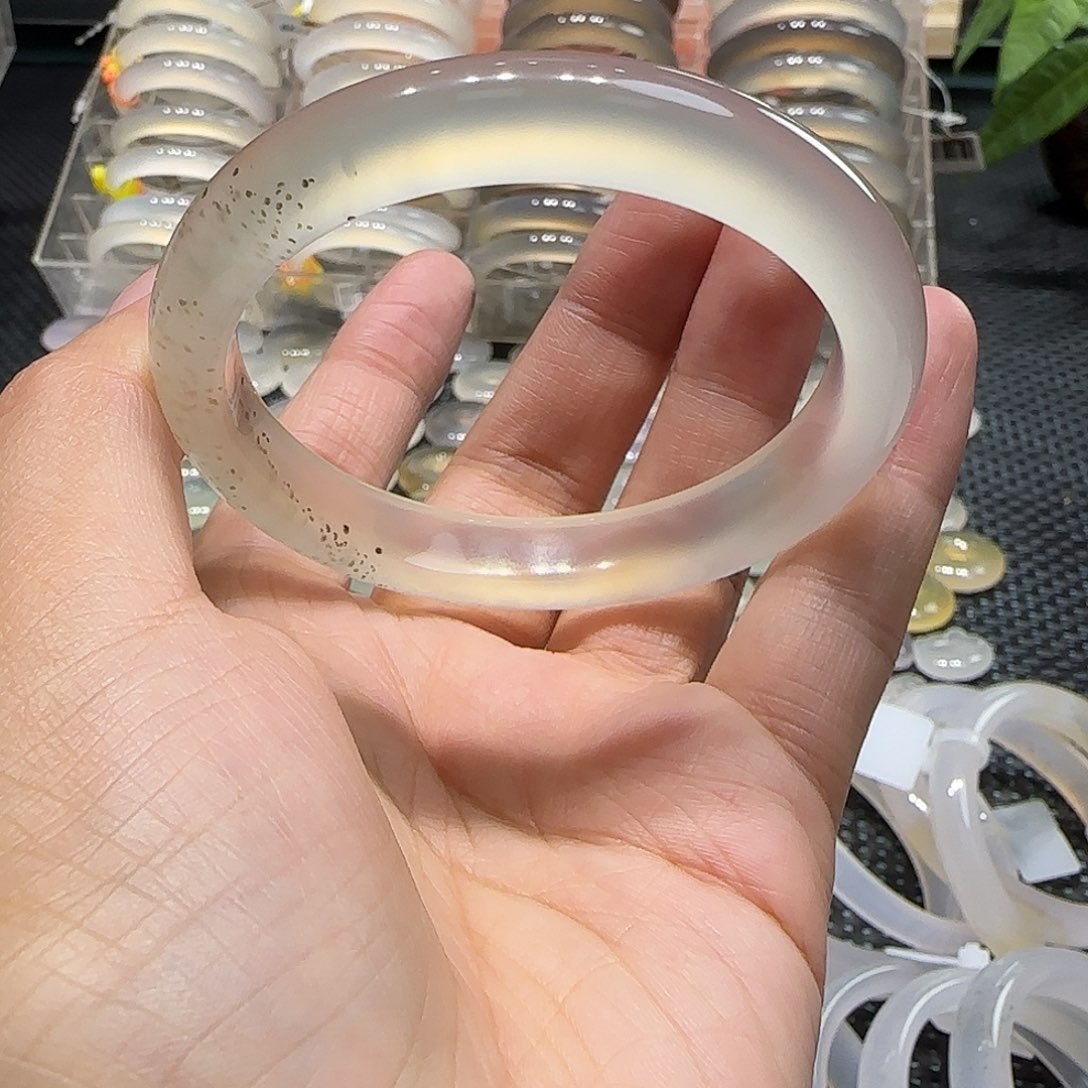 玛瑙/玉髓未镶嵌手镯56浅香槟漂沙