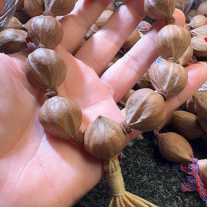 吊坠橄榄核哇*哈2.0❌2.5