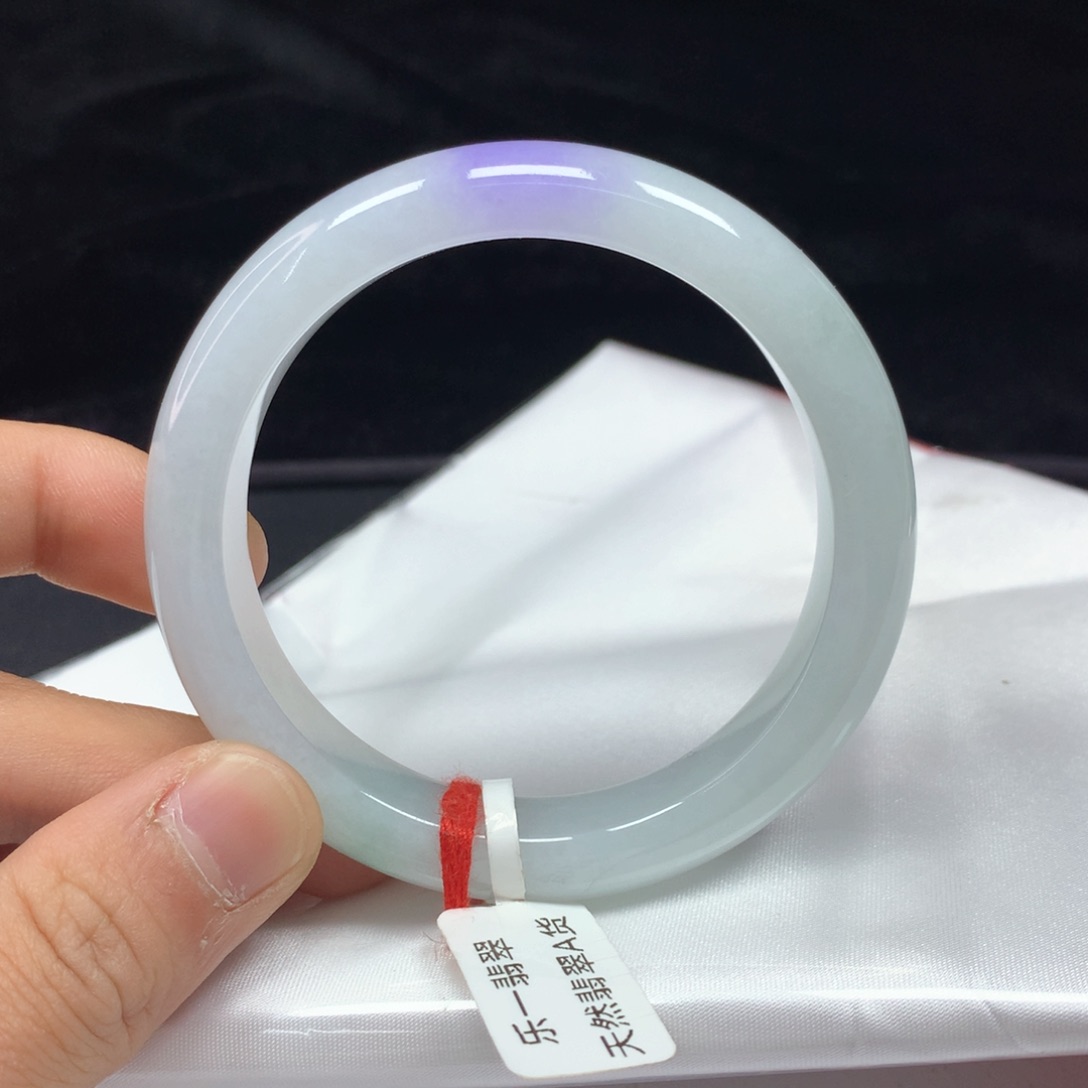 翡翠手镯（圆镯）未镶嵌56.2