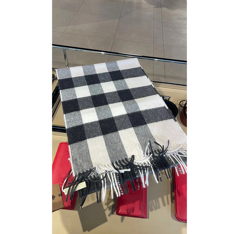原单非市面货！B家羊绒格纹围巾C542