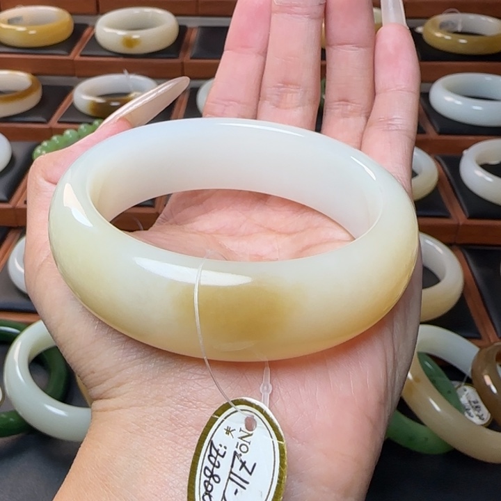 和田玉未镶嵌手镯糖中糖宽胎58.9