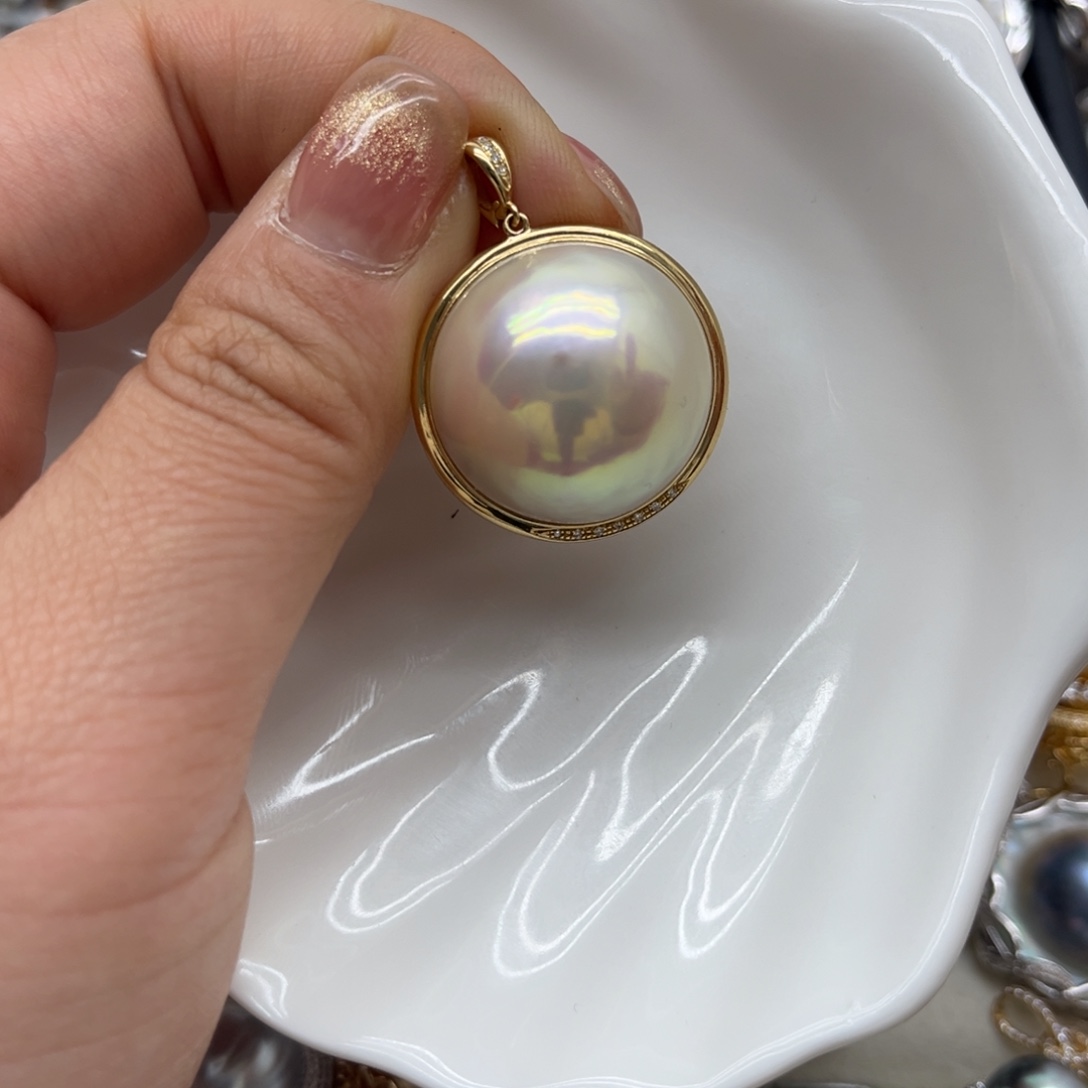 18K金镶嵌拼合珍珠（马贝珠）吊坠(不含链)