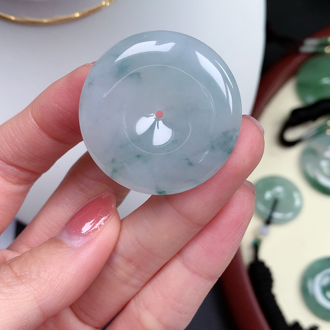 翡翠颈饰未镶嵌康*馨平安扣