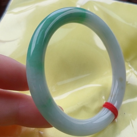 翡翠手镯未镶嵌圆53.5(48小时鉴赏期有微黄翡)