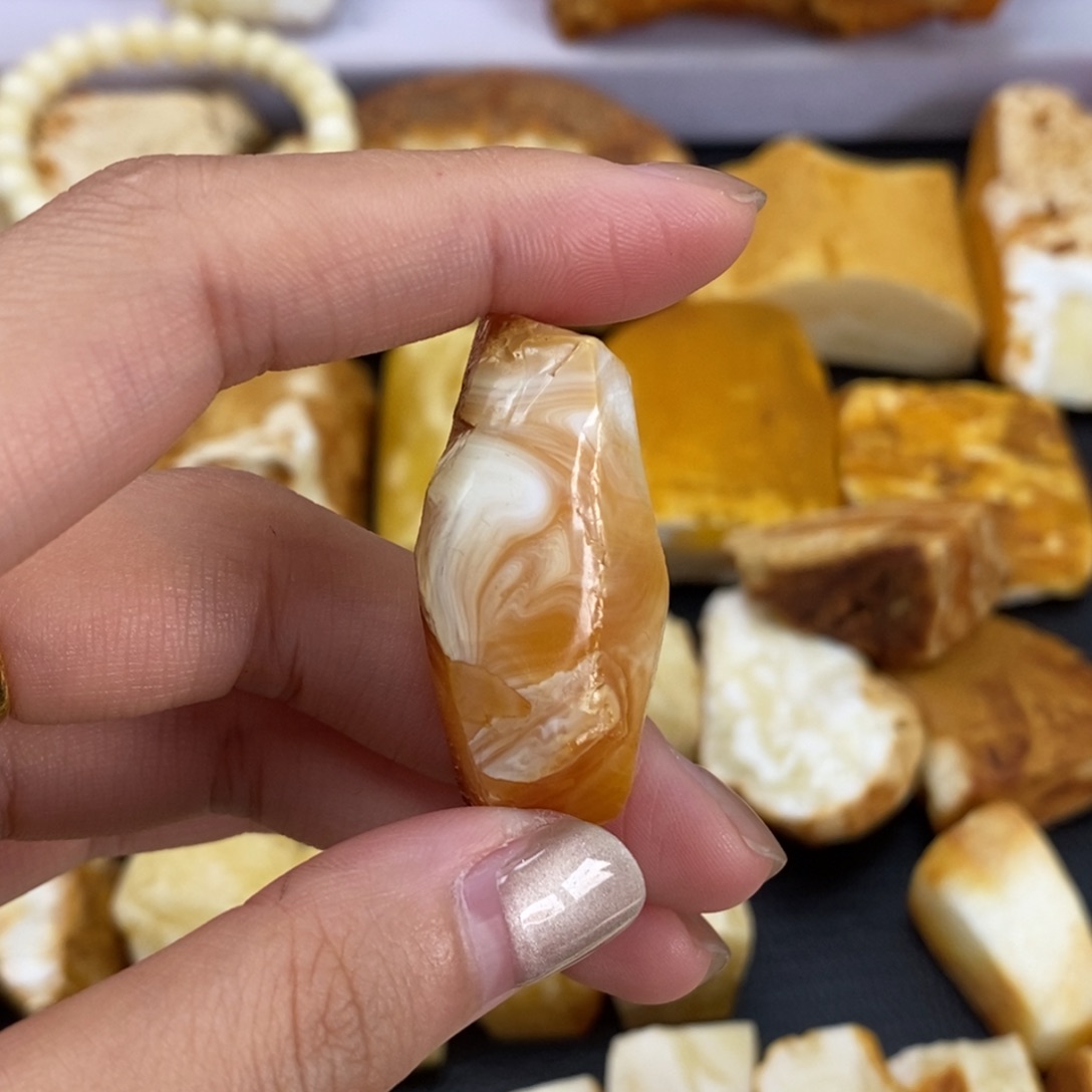 定制琥珀未镶嵌蜜蜡