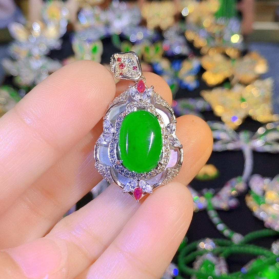 颈饰银S925镶嵌翡翠