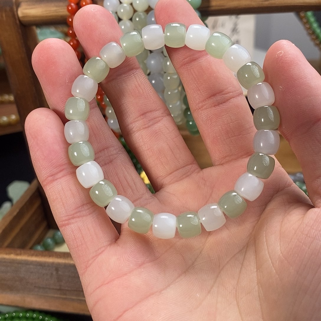 和田玉手串未镶嵌直切