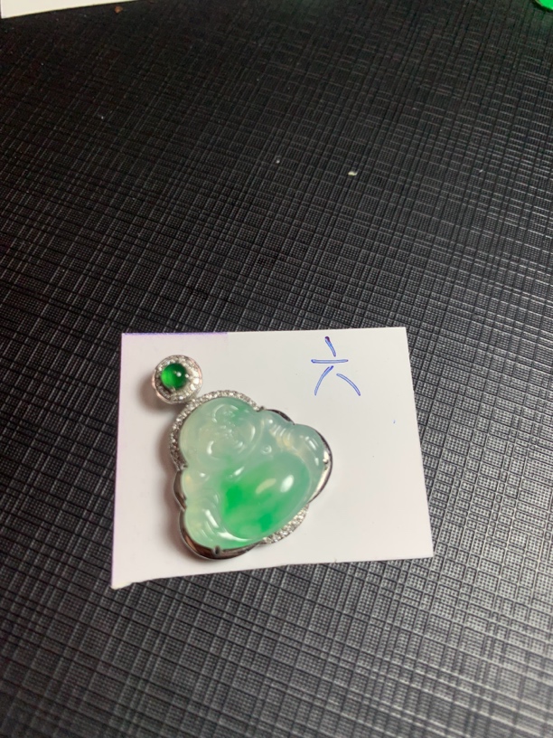 天然缅甸翡翠吊坠冰种