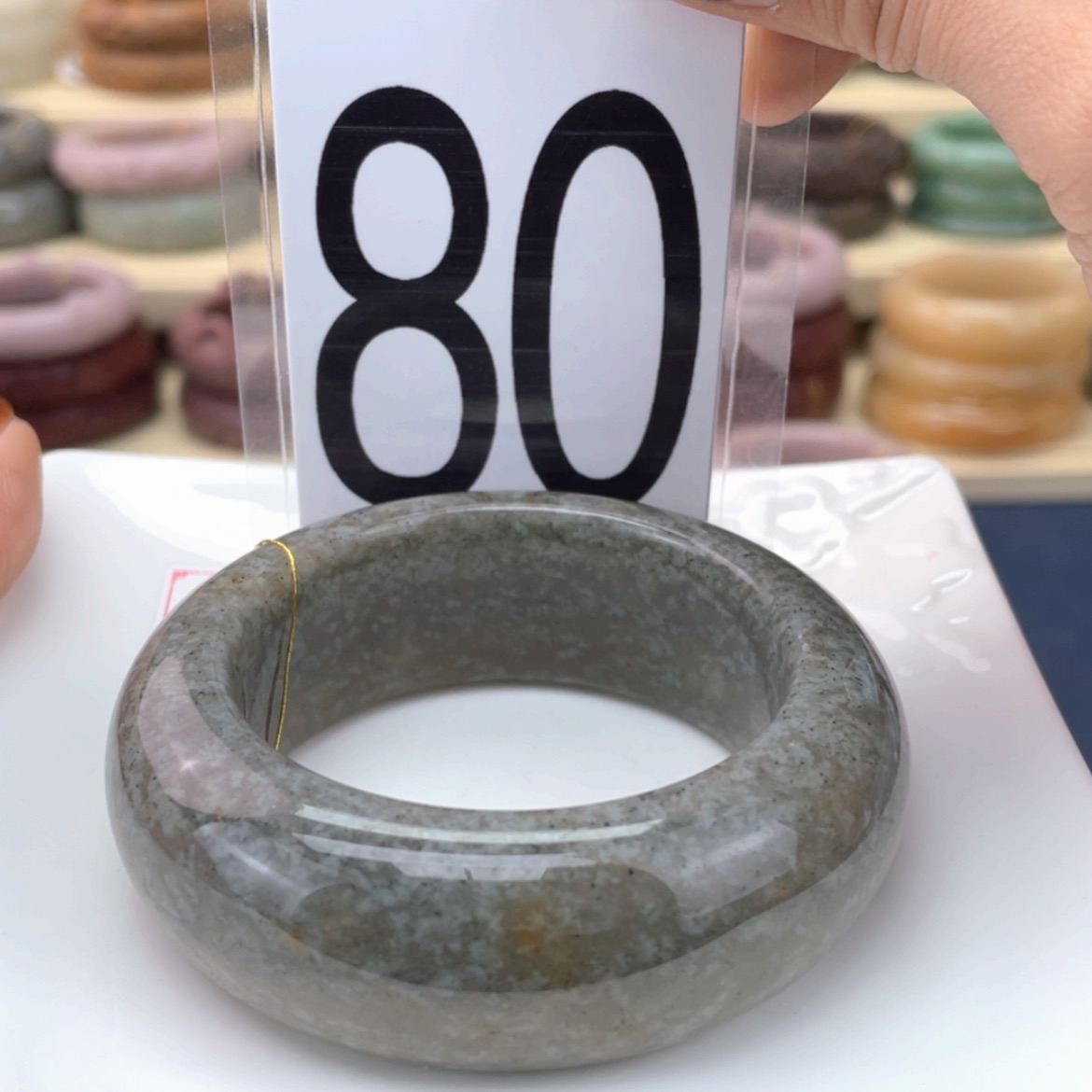 【闪购商品】石英质玉手镯未镶嵌