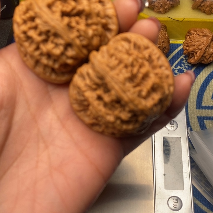 桃核吊坠粗筋47核桃