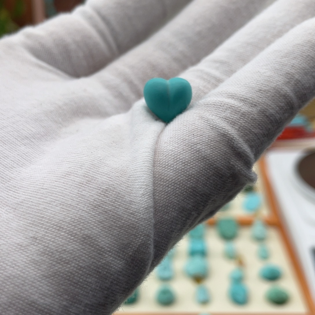 飘***埃南红玛瑙未镶嵌珠宝奇石