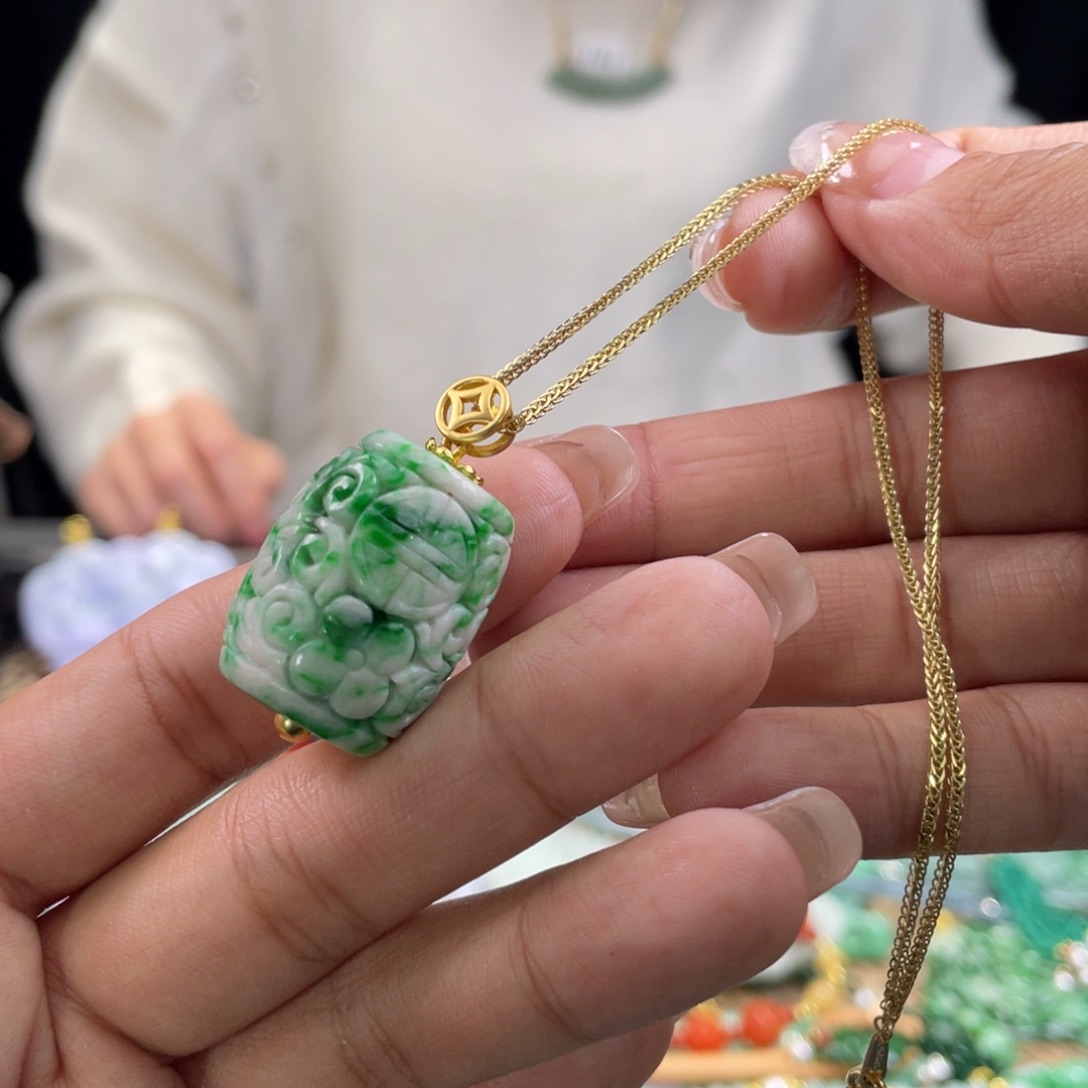 翡翠颈饰未镶嵌代编织