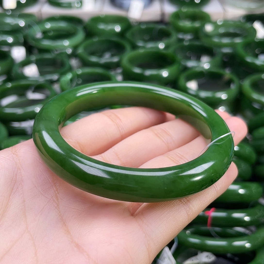 未镶嵌手镯和田玉（碧玉）