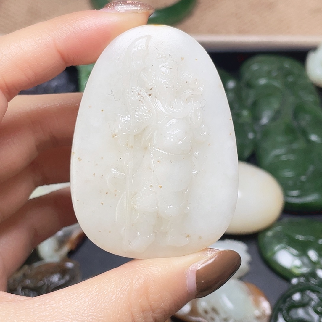 和田玉未镶嵌颈饰