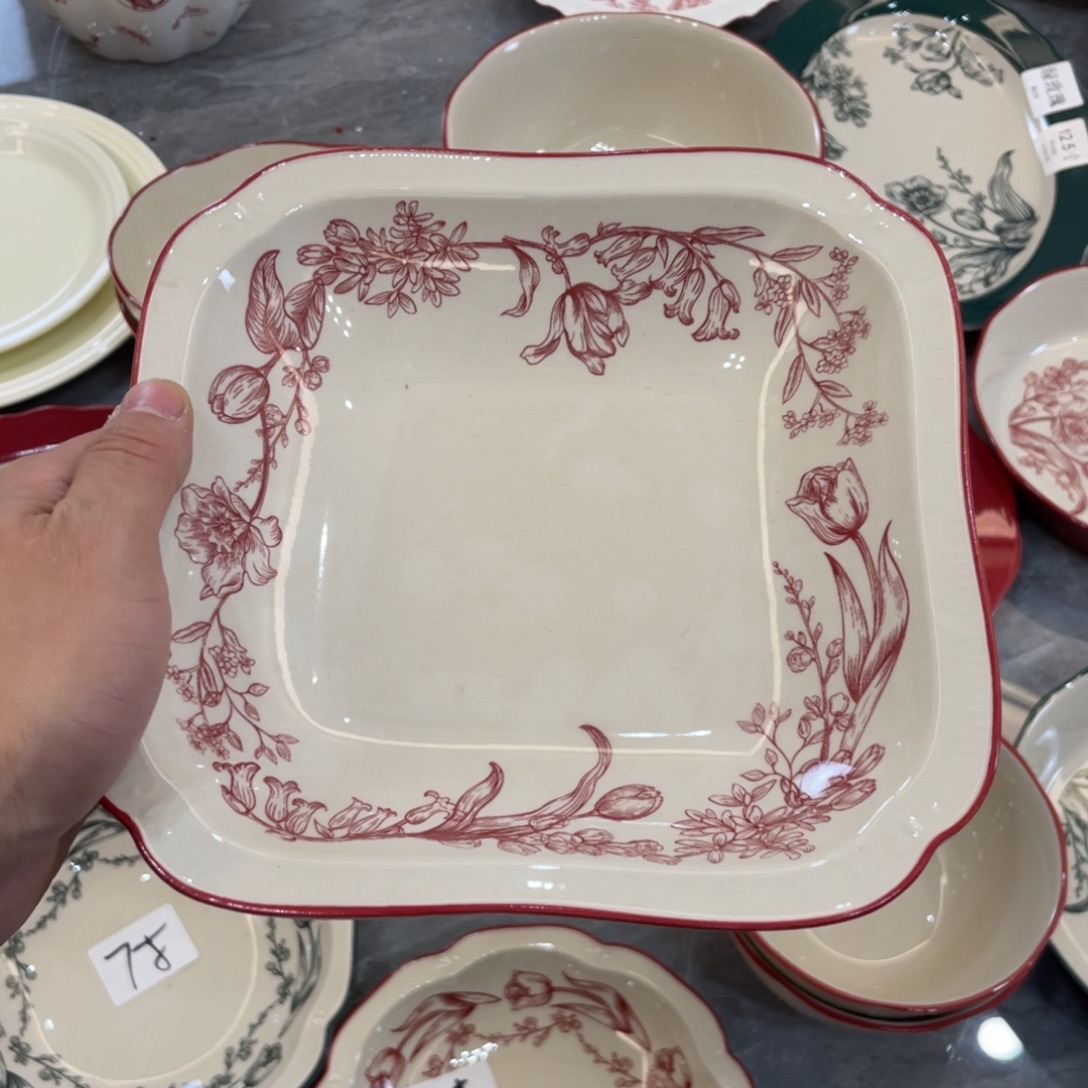 陶瓷微瑕餐具介意勿拍，满18飞！