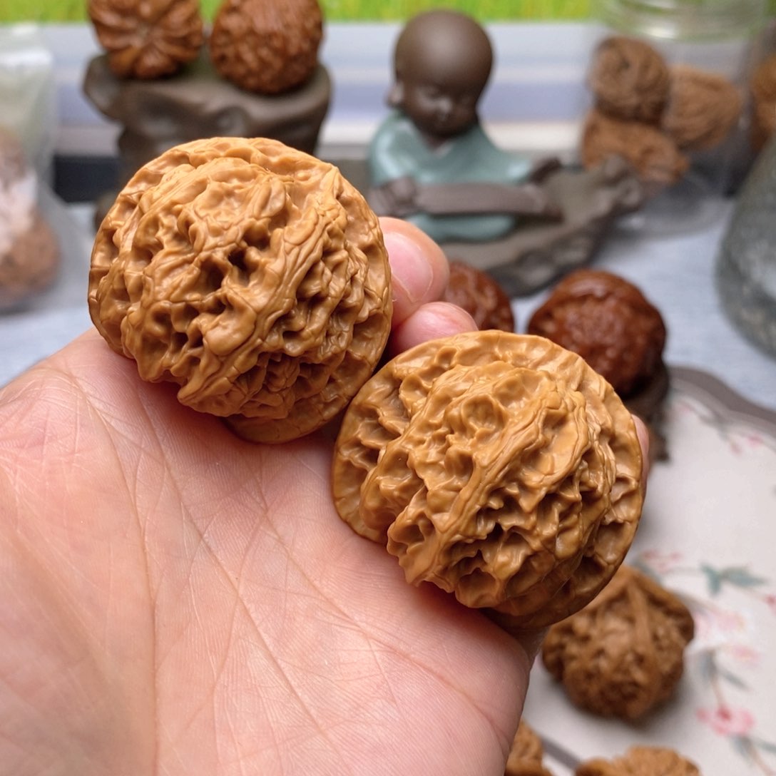 【闪购商品】文玩核桃把件吾**王苹果