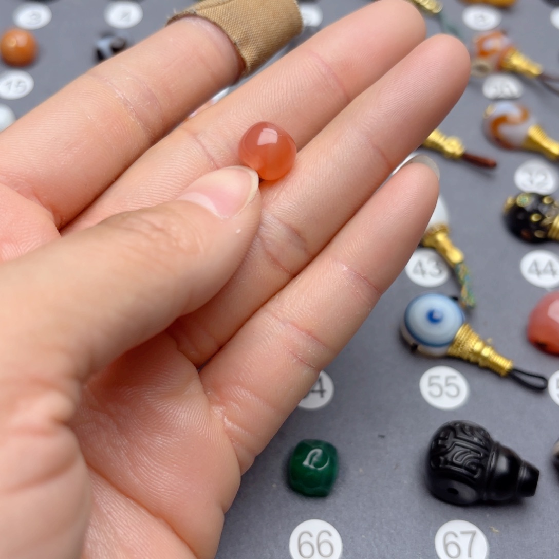 玛瑙/玉髓隔珠未镶嵌什***成