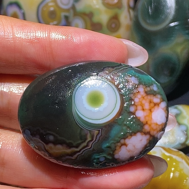 玛瑙/玉髓未镶嵌珠宝奇石1