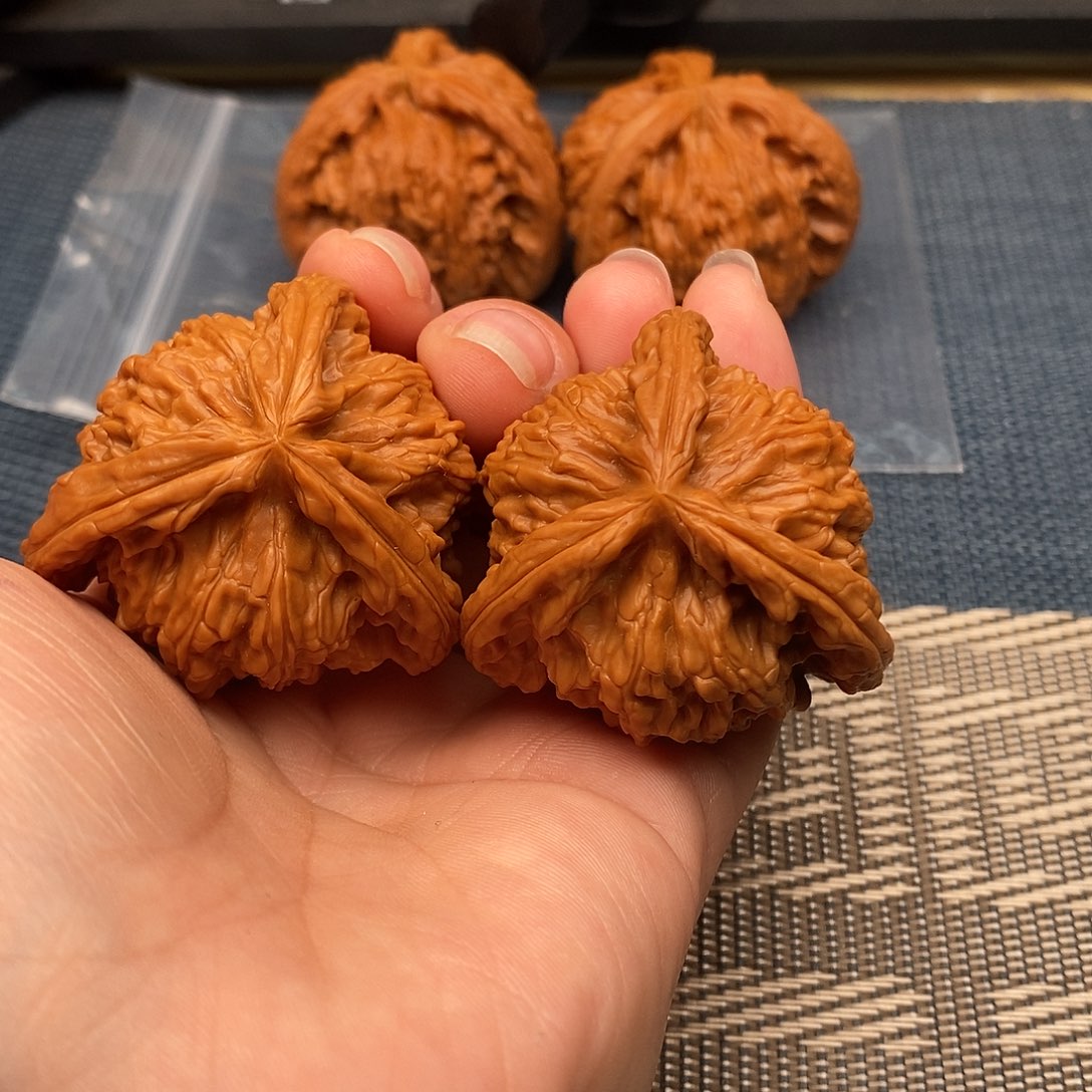 瑞***吊坠文玩核桃三棱