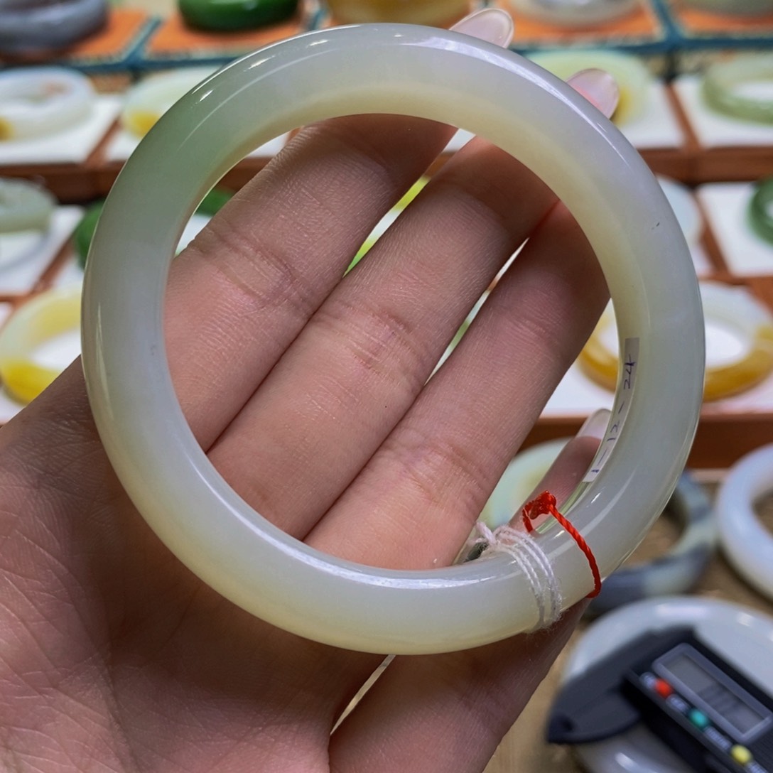 和田玉手镯未镶嵌青海翠青55-56